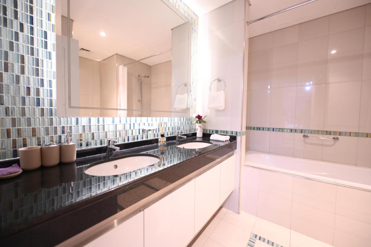 Trinity Holiday Homes - Discover The True Definition Of Luxury At 2Br In Dubai Marina Exteriör bild