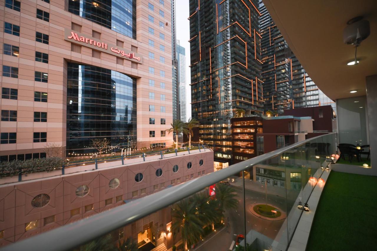 Trinity Holiday Homes - Discover The True Definition Of Luxury At 2Br In Dubai Marina Exteriör bild
